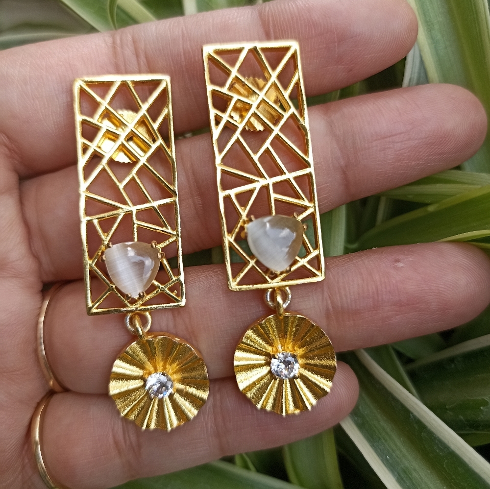 Handmade gold platted stone studded contemporary earrings - Picture 10 of 11